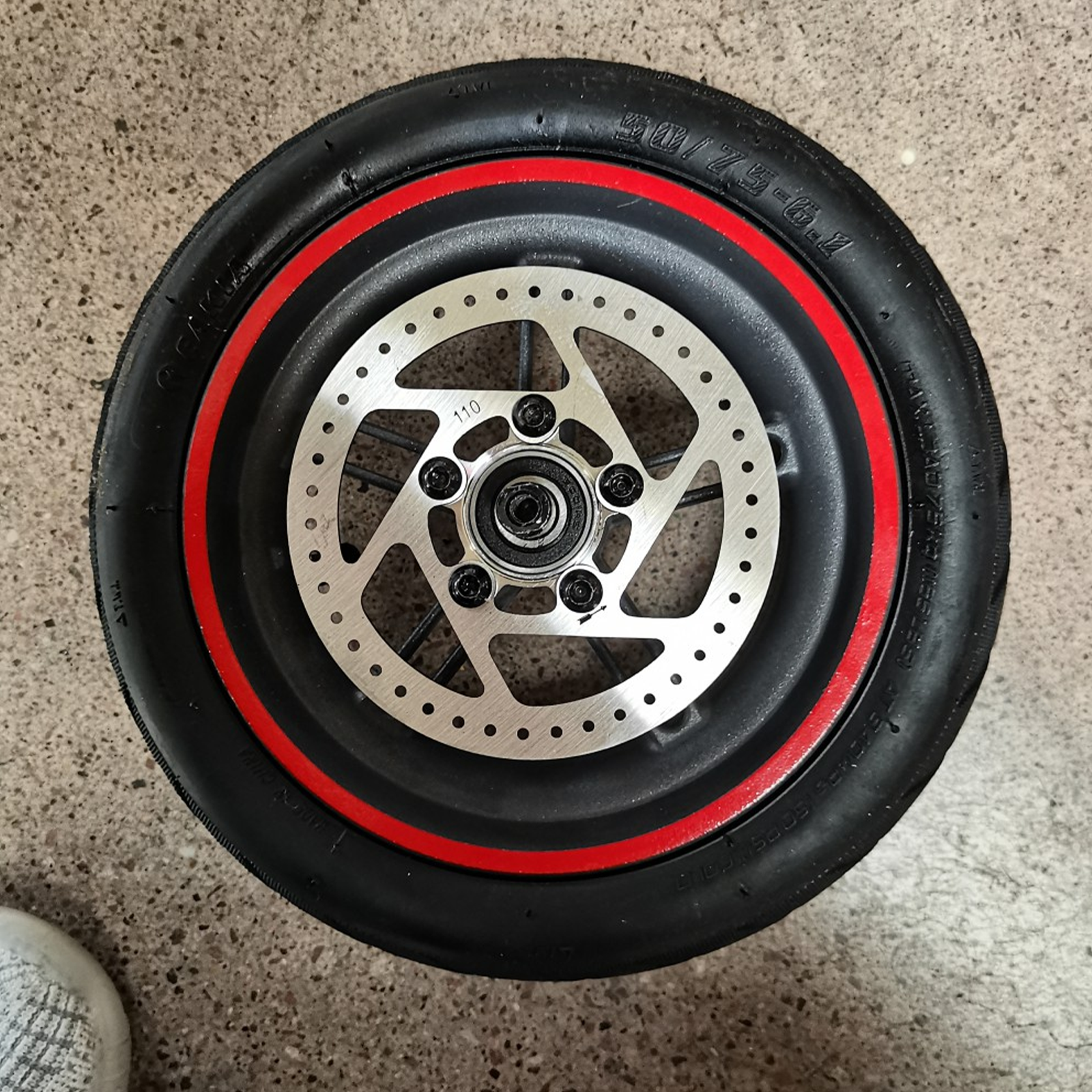 8.5-inch Inflatable Rear Tire for i9/i8M