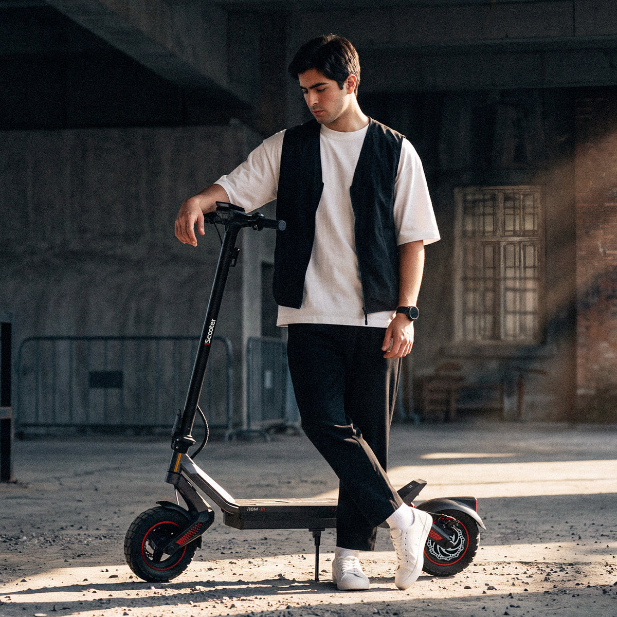 iScooter i10M 1200W Commuter Electric Scooter