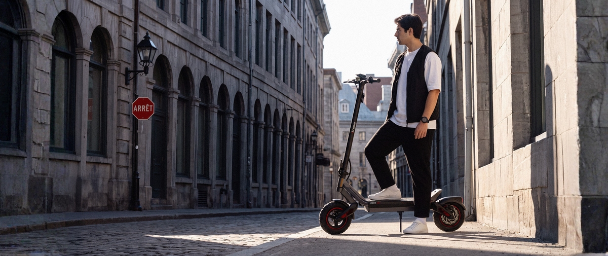 i10M 1200W Commuting Electric Scooter